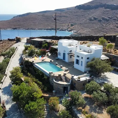 G & K's Blue And Yellow Suites Villa