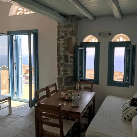 G & K's Blue And Yellow Suites * Kithnos