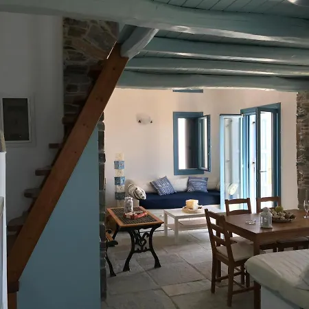 G & K's Blue And Yellow Suites Villa